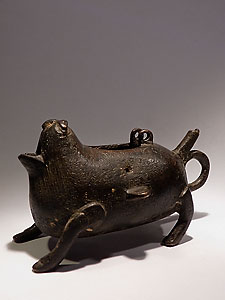 Iranian (?) lion-shaped oil lamp - Bronze