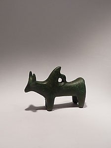 Luristan pendant in the form of a zebu - Bronze