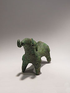 Luristan pendant in the form of a ram - Bronze