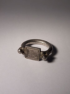Byzantine finger ring with bezel engraved with a fish - Silver