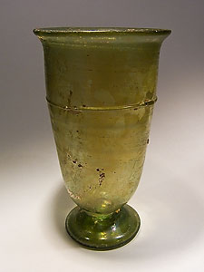 Footed beaker - Greenish glass