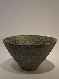 Vase with flat base and tronconic body - Spotted granite