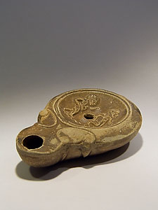 Oil lamp decorated with two tightrope walkers dwarfs - Terracotta