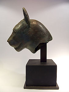 Cat head with scarab on forehead - Bronze