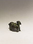 Petit bélier portant besaces - Bronze