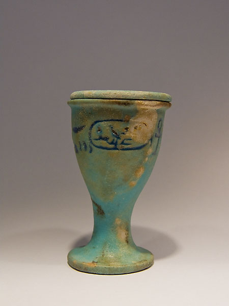 Fondation chalice-shaped cosmetic cup for oil of cedar of Ptolemy I - Faience